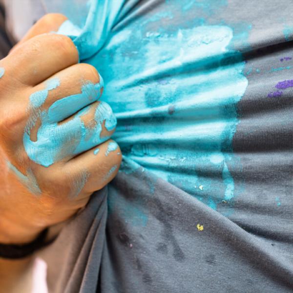Cómo se quita la pintura acrílica de la ropa